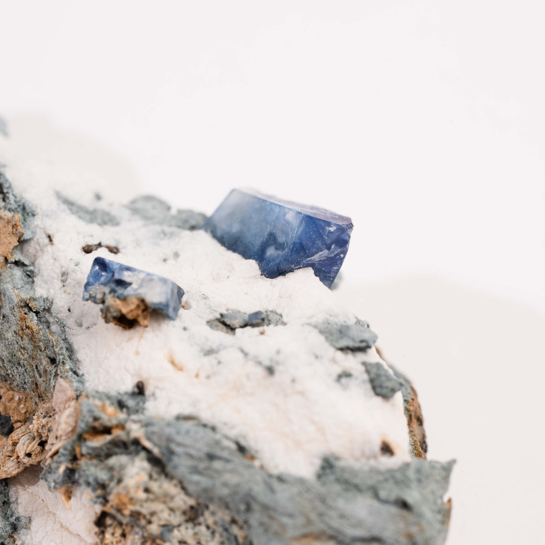 Benitoite- On Matrix