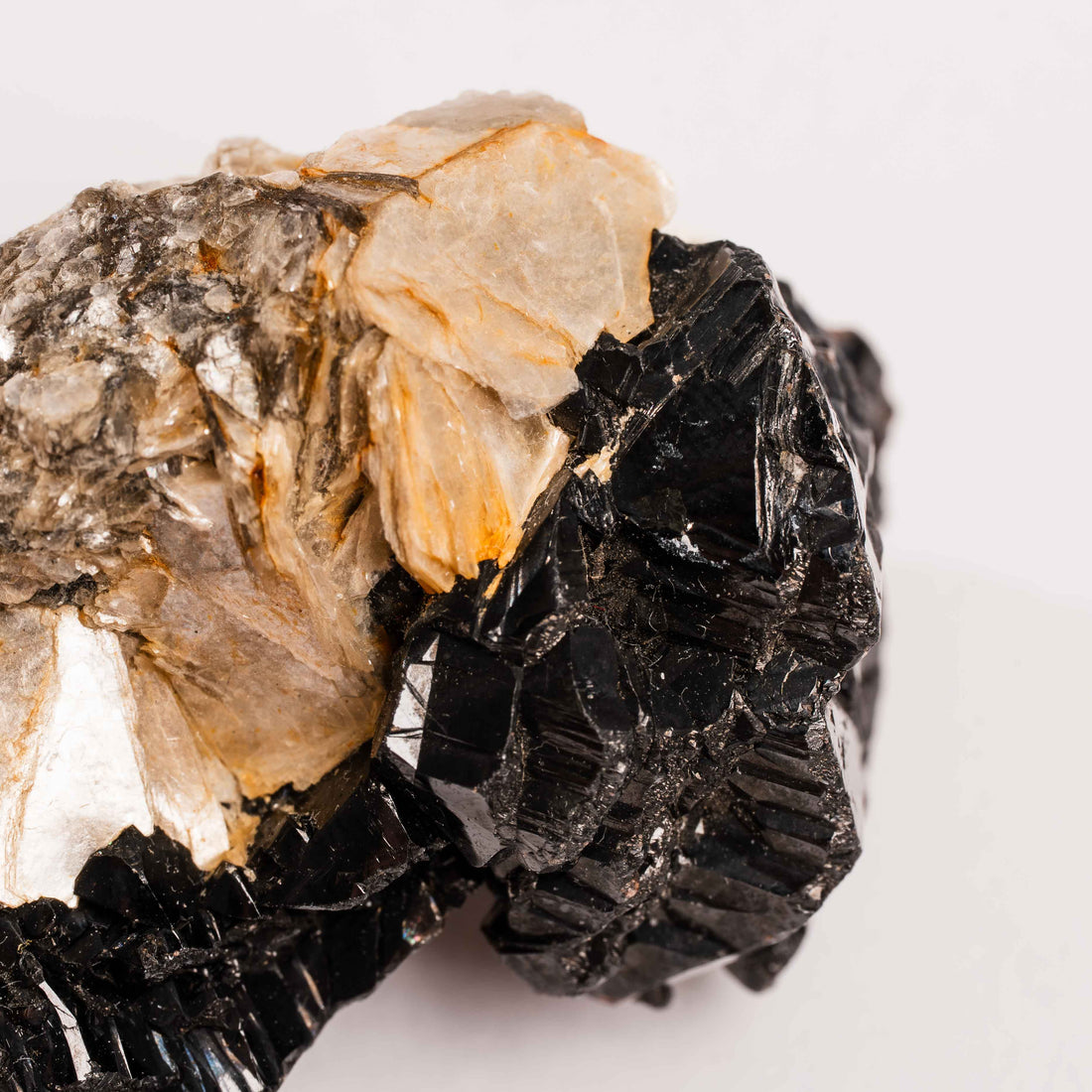 Cassiterite on Mica