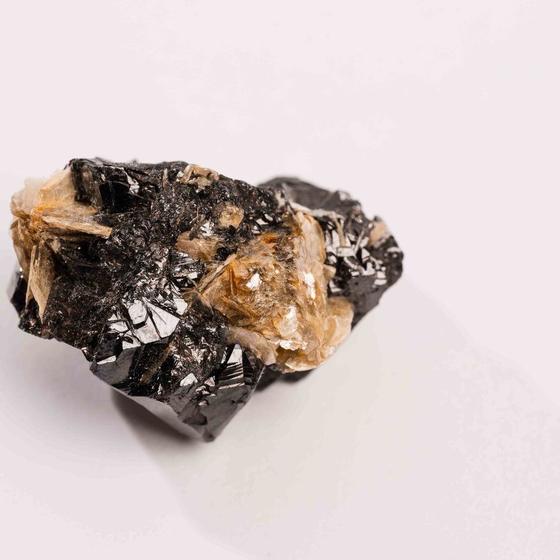 Cassiterite on Mica