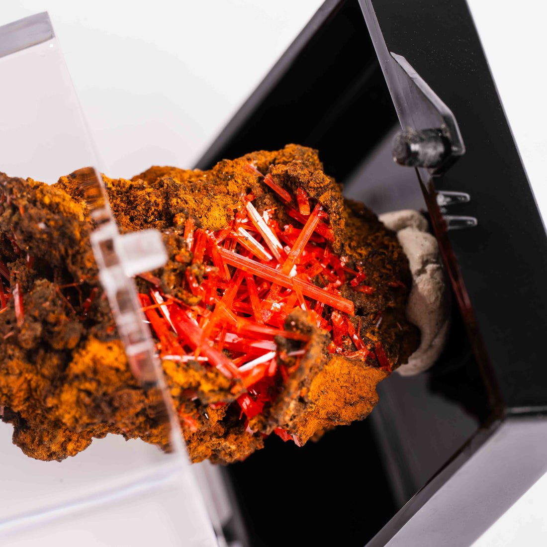 Crocoite- Cluster