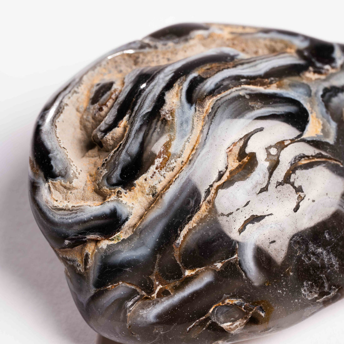 Agate, Enhydro