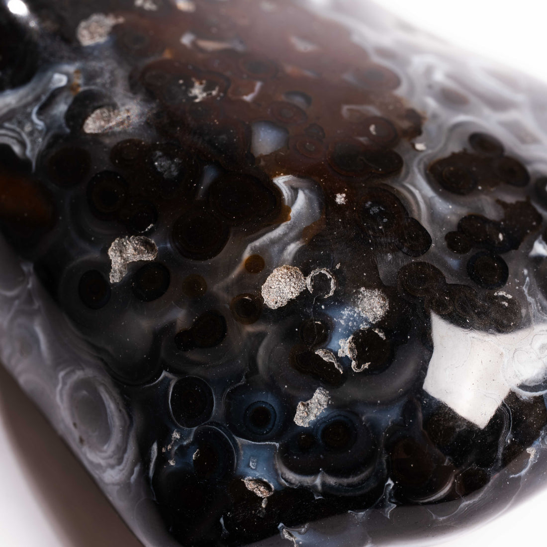 Agate, Enhydro