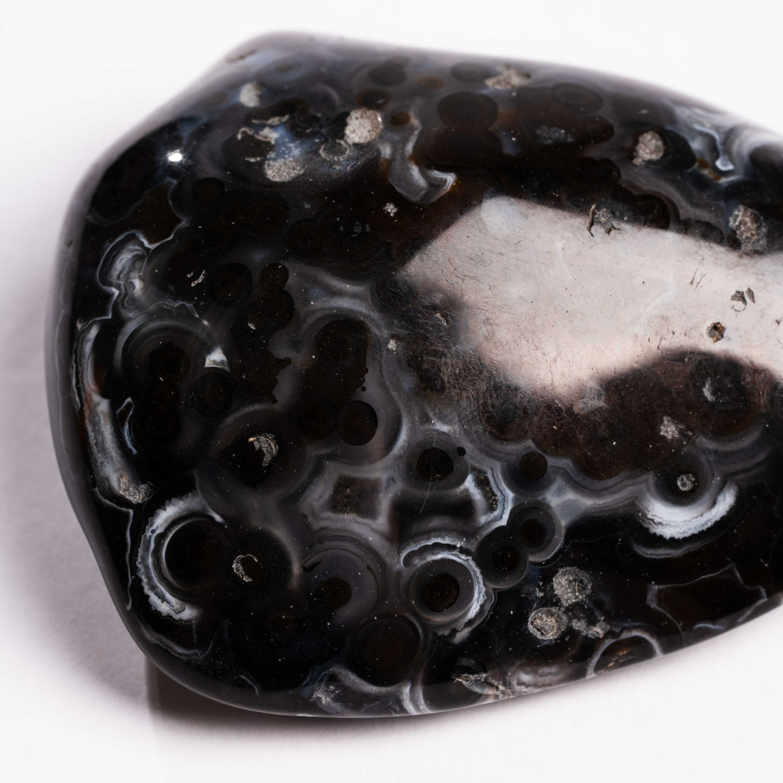 Agate, Enhydro