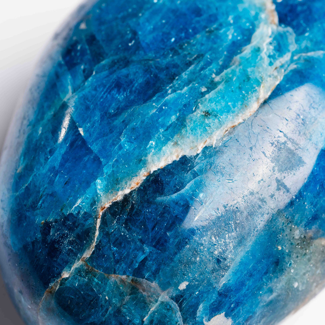 Apatite, Blue - Palm
