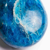 Apatite, Blue - Palm