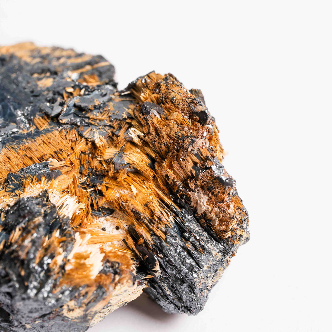 Rutile in Hematite