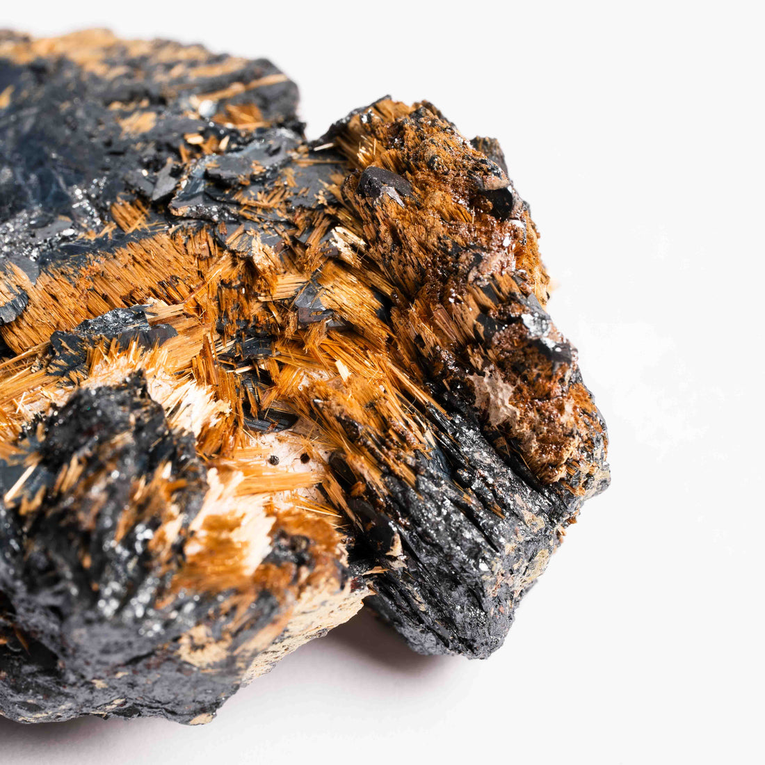 Rutile in Hematite