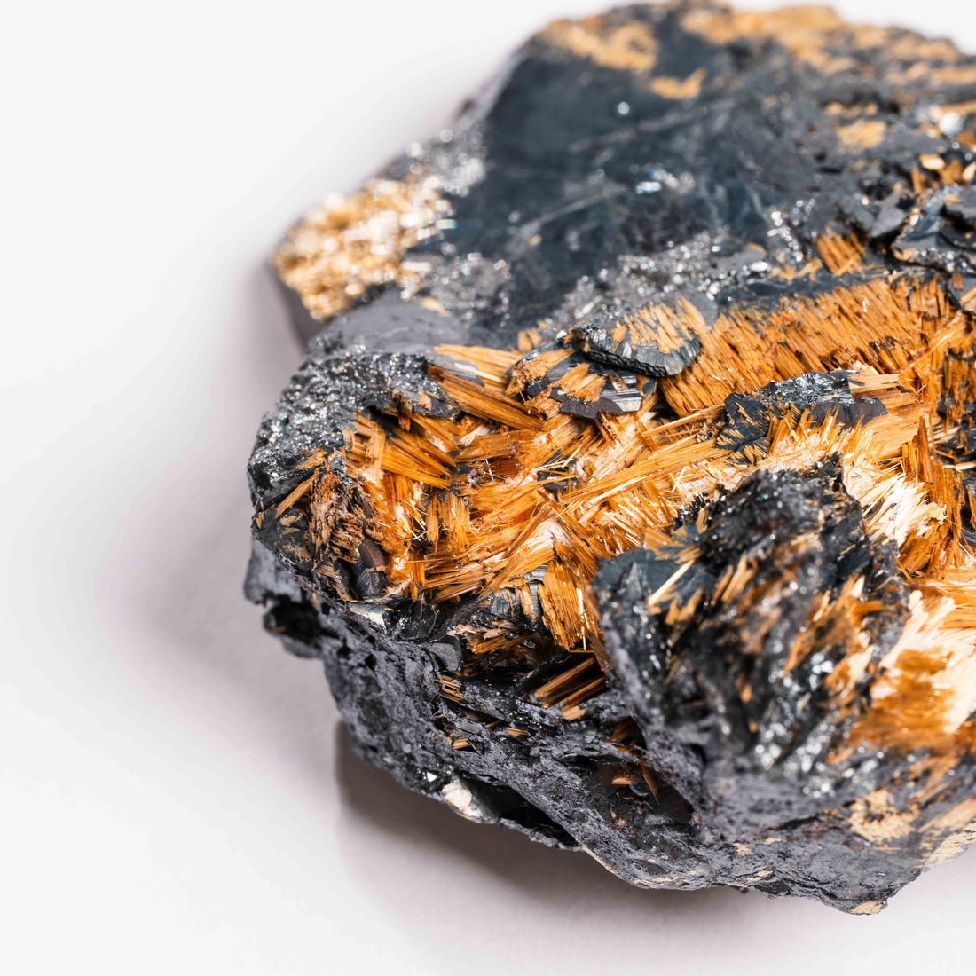 Rutile in Hematite