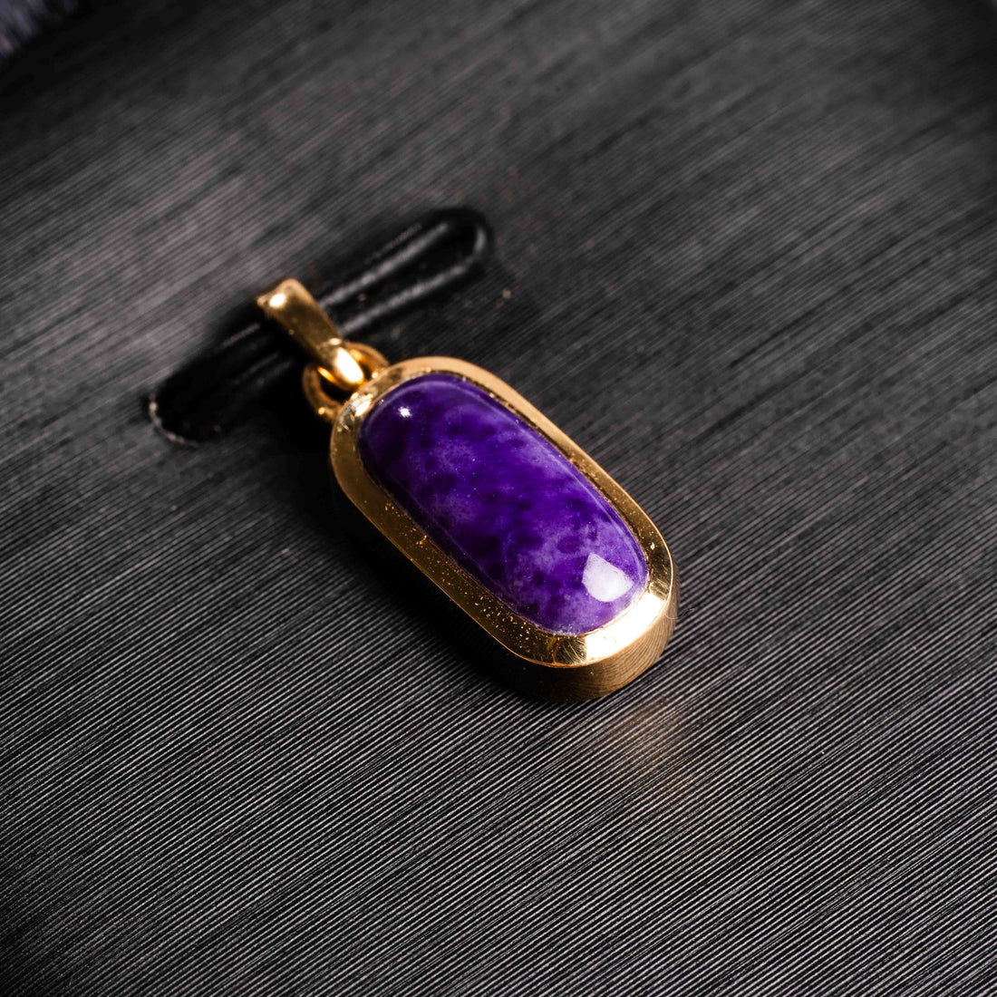 Sugilite - Pendant in Gold