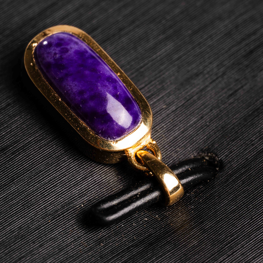 Sugilite - Pendant in Gold