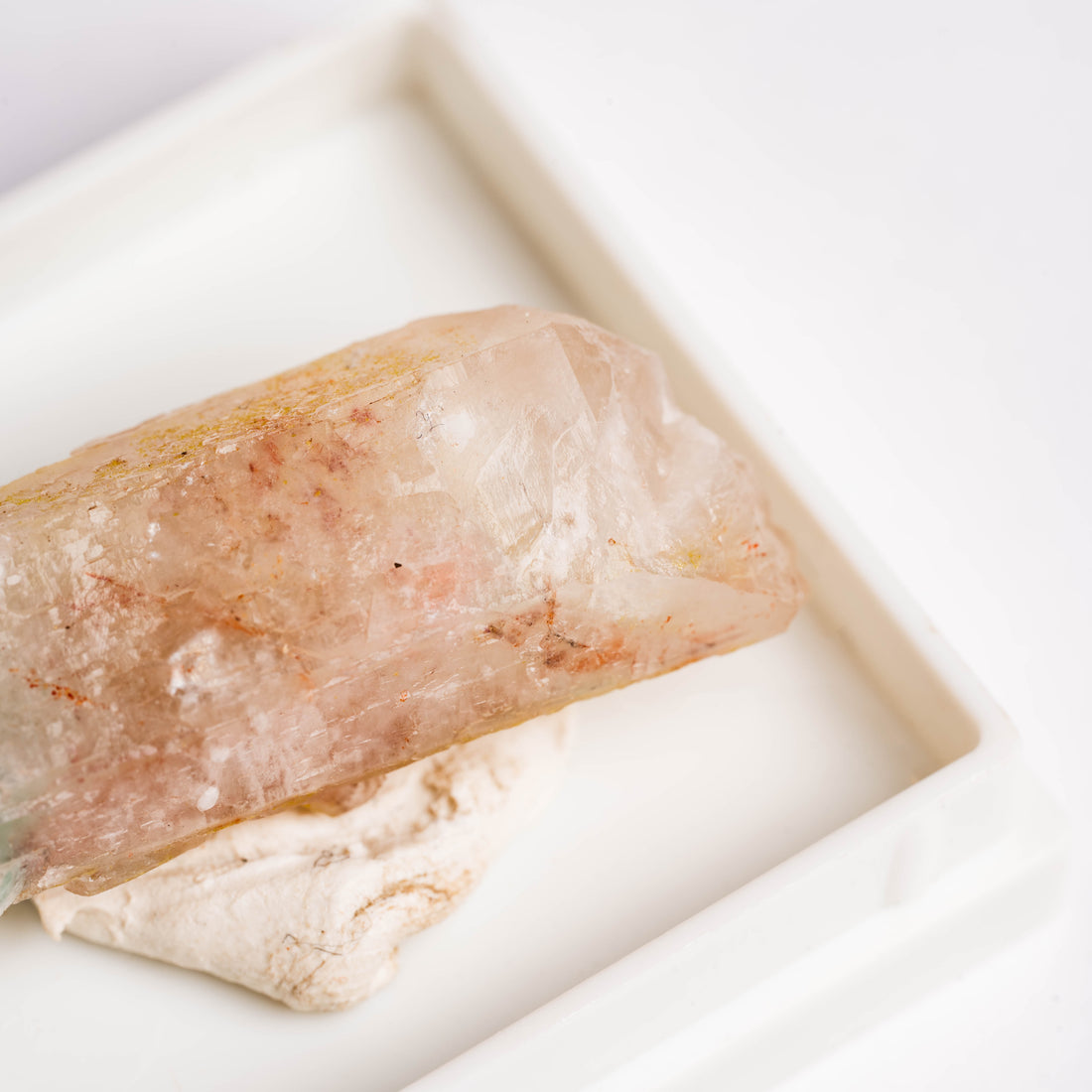 Papagoite and Ajoite in Quartz- Point