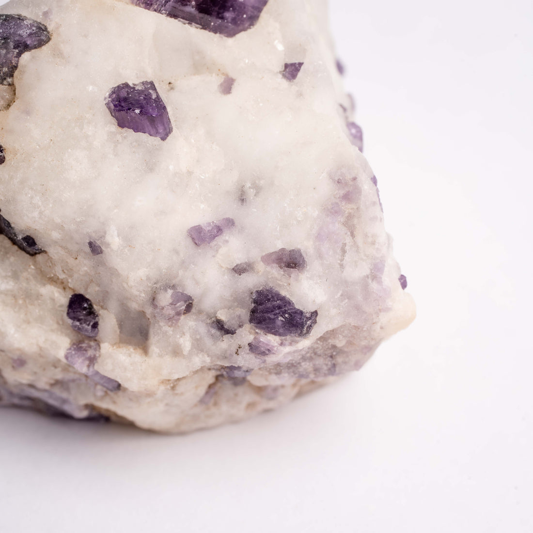 Scapolite, Purple