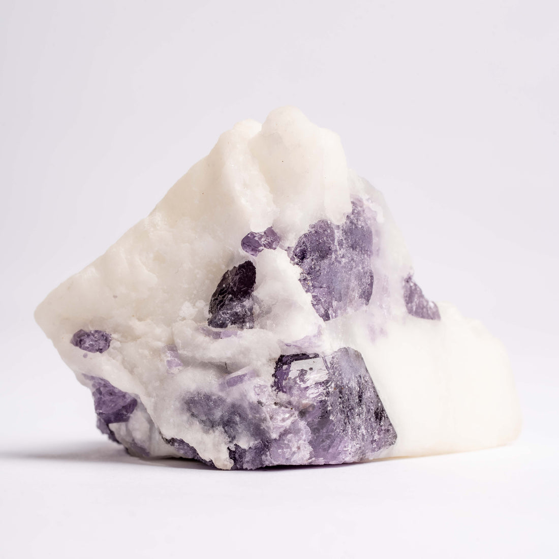 Scapolite, Purple
