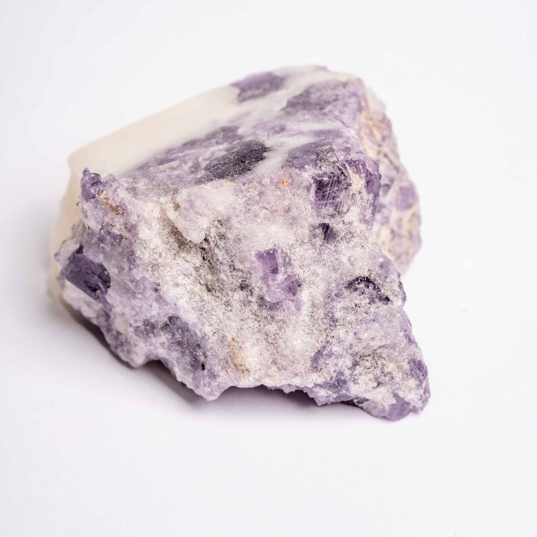 Scapolite, Purple