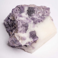 Scapolite, Purple