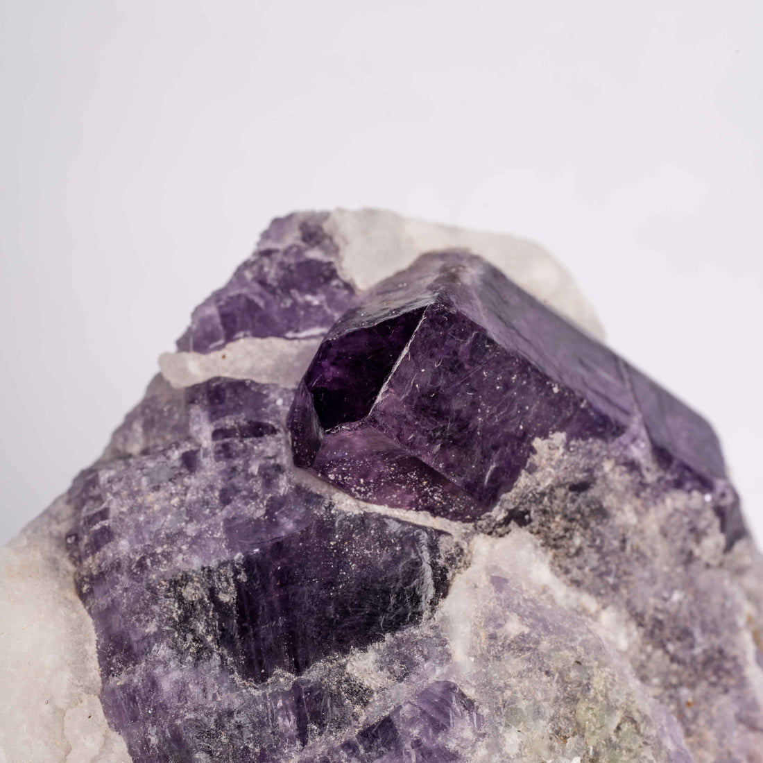 Scapolite, Purple