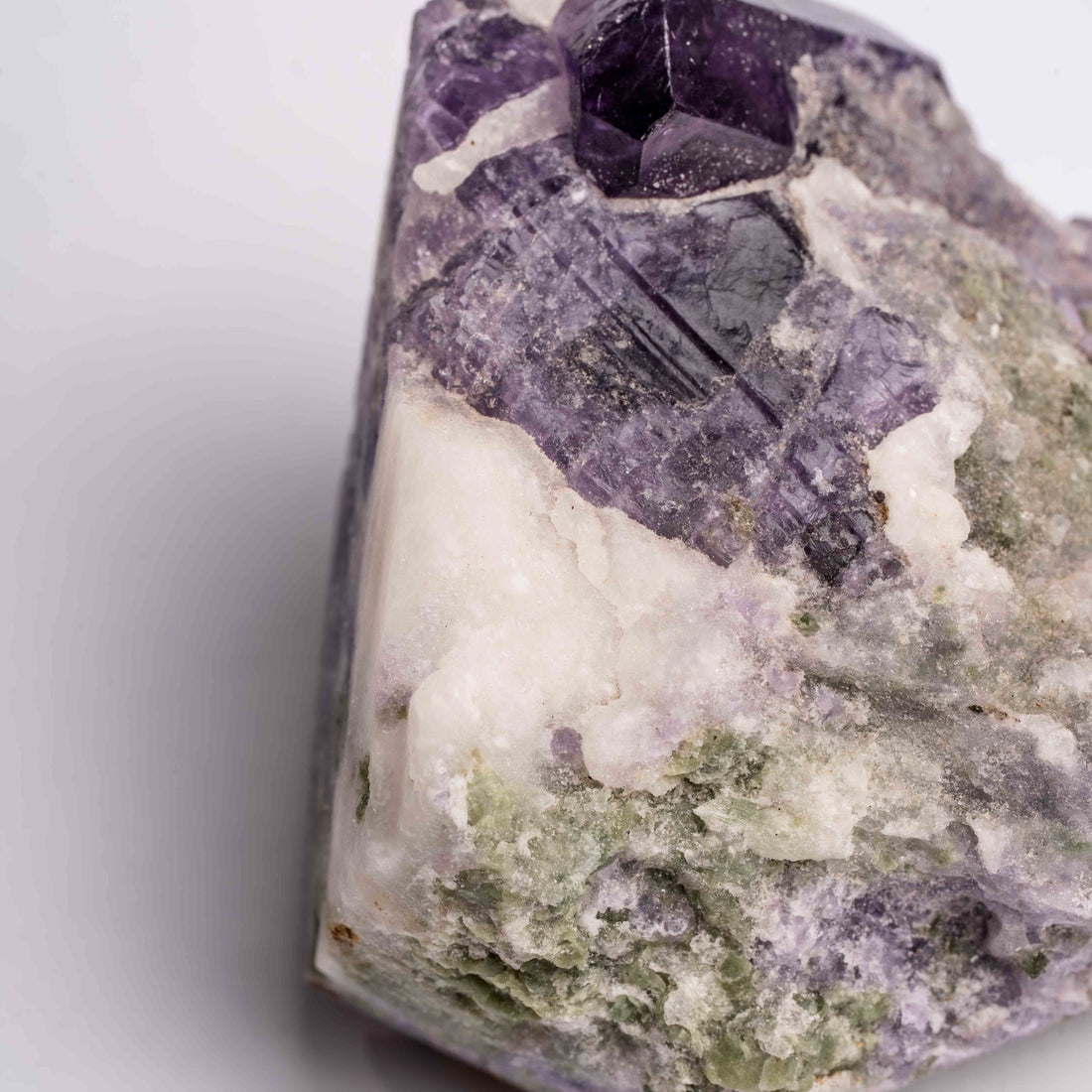 Scapolite, Purple