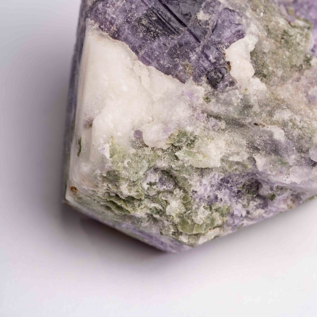 Scapolite, Purple
