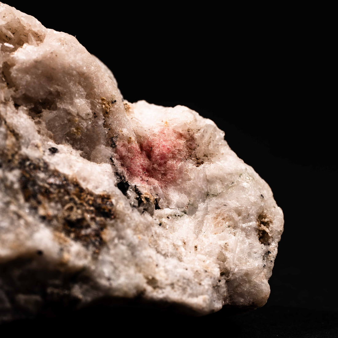 Tugtupite - Rough